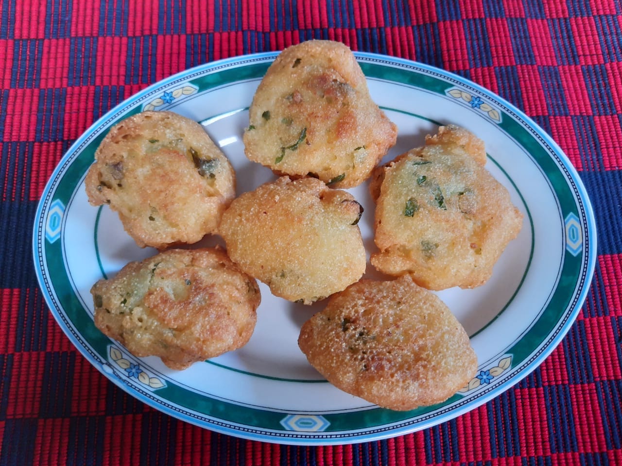 সুজির বড়া